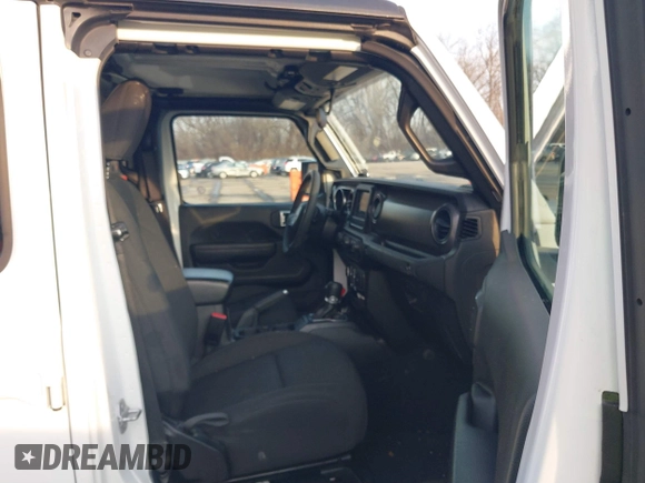 2023 Jeep Gladiator Sport S z VIN 1C6HJTAG7PL535209, wystawiony jako IAAI lot #41483780 z przebiegiem 39 376 mil mil oraz . Historia ofert i sprzedaży dostępna na DreamBid. Obrazek 5.