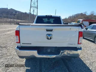 2019 Ram 2500 Big Horn with VIN 3C6UR5JL1KG601176, listed as a IAAI auction lot 41857730 with 88,123 mi miles. Bid and sale history available at carsss.com. Image 17.