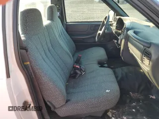 1999 GMC Sonoma with VIN 1GTDT14X2X8527880, listed as a Copart auction lot 75218964 with 231,812 mi miles and Salvage Title. Bid and sale history available at carsss.com. Image 10.