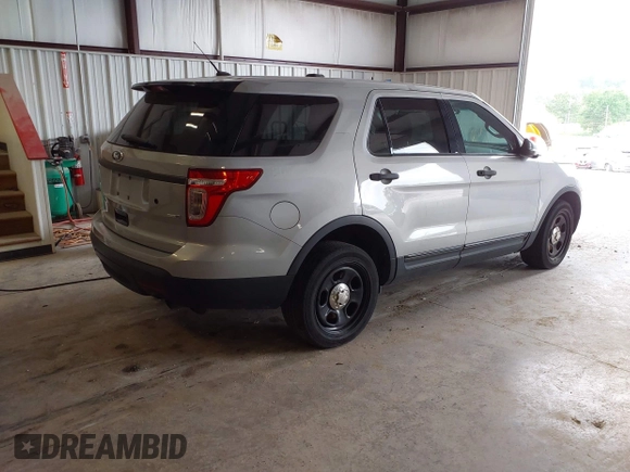 2013 Ford Police Interceptor Utility z VIN 1FM5K8AR8DGA68521, wystawiony jako IAAI lot #42063404 z przebiegiem 84 716 mil mil oraz . Historia ofert i sprzedaży dostępna na DreamBid. Obrazek 4.