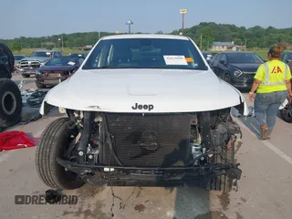2018 Jeep Grand Cherokee Laredo with VIN 1C4RJFAGXJC121900, listed as a IAAI auction lot 42429505 with 72,351 mi miles and . Bid and sale history available at DreamBid. Image 13.