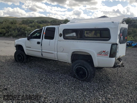 2003 GMC Sierra 2500HD SLE z VIN 1GTHK29U83E116147, wystawiony jako Copart lot #57079385 z przebiegiem Nie podano mil oraz Szkoda całkowita • Salvage title. Historia ofert i sprzedaży dostępna na DreamBid. Obrazek 2.