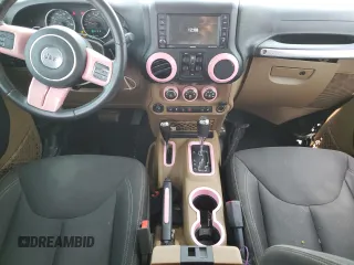 2017 Jeep Wrangler Unlimited Rubicon Recon with VIN 1C4HJWFG3HL510439, listed as a Copart auction lot 60791165 with 125,955 mi miles and Salvage title. Bid and sale history available at DreamBid. Image 8.
