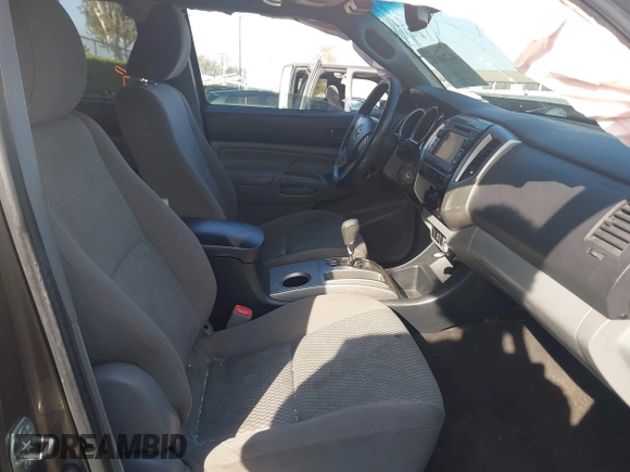 2013 Toyota Tacoma PreRunner z VIN 5TFJU4GN1DX046628, wystawiony jako IAAI lot #41216083 z przebiegiem Nie podano mil oraz . Historia ofert i sprzedaży dostępna na DreamBid. Obrazek 5.