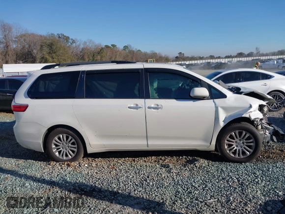 2016 Toyota Sienna XLE with VIN 5TDYK3DC9GS754220, listed as a IAAI auction lot 41303870 with 152,758 mi miles. Bid and sale history available at carsss.com. Image 14.
