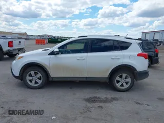 2013 Toyota RAV4 XLE с VIN JTMWFREV0D5013681, выставлен на аукционе IAAI как лот 42164769 с пробегом 286 017 миль миль и . История ставок и продаж доступна на DreamBid. Изображение 14.