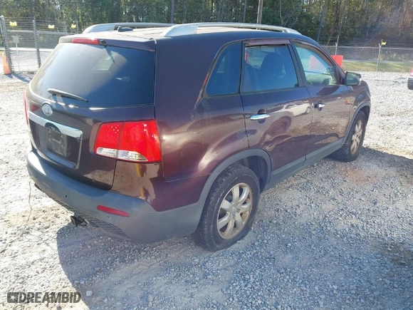 2011 Kia Sorento LX with VIN 5XYKT3A18BG013701, listed as a IAAI auction lot 41851863 with 272,828 mi miles. Bid and sale history available at carsss.com. Image 3.