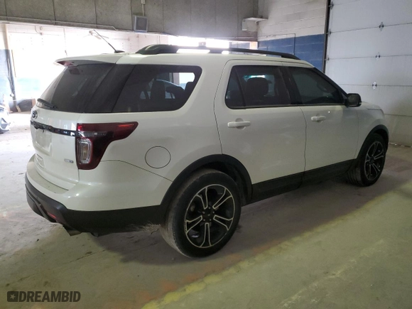 2015 Ford Explorer Sport with VIN 1FM5K8GT3FGA29003, listed as a Copart auction lot 89177035 with 204,000 mi miles and Clean Title. Bid and sale history available at carsss.com. Image 3.