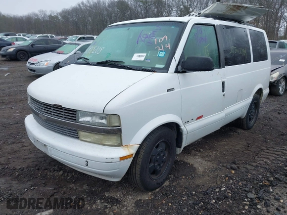 2003 Chevrolet Astro with VIN 1GNDM19X63B132143, listed as a IAAI auction lot 41818208 with Not Provided miles. Bid and sale history available at carsss.com. Image 2.