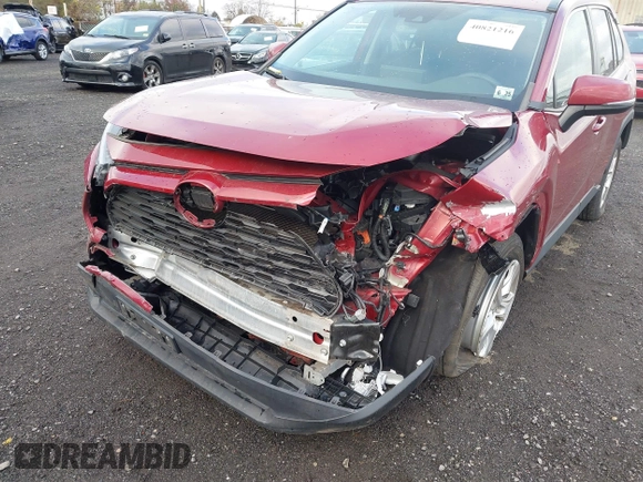 2020 Toyota RAV4 XLE with VIN 2T3P1RFV4LW115588, listed as a IAAI auction lot 40821216 with 60,697 mi miles. Bid and sale history available at carsss.com. Image 6.