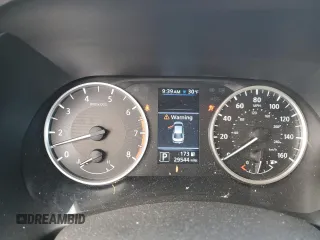 2023 Nissan Sentra S z VIN 3N1AB8BV8PY301530, wystawiony jako Copart lot #49204955 z przebiegiem 29 544 mil mil oraz Szkoda całkowita • Salvage title. Historia ofert i sprzedaży dostępna na DreamBid. Obrazek 9.