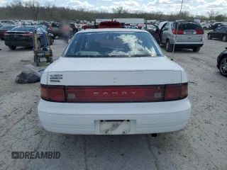 1994 Toyota Camry LE z VIN JT2SK12E0R0256694, wystawiony jako Copart lot #52819245 z przebiegiem 182 566 mil mil oraz Szkoda całkowita • Salvage title. Historia ofert i sprzedaży dostępna na DreamBid. Obrazek 6.