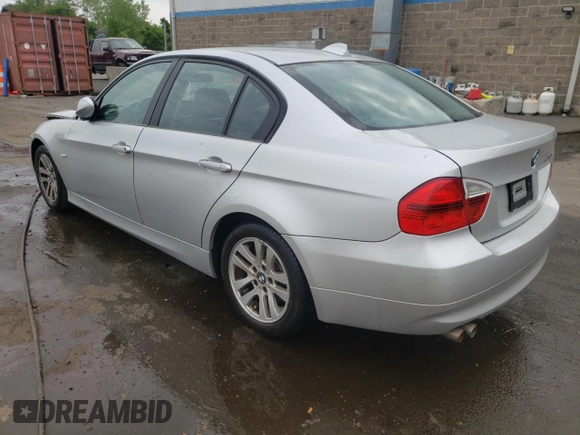 2007 BMW 3 Series 328xi с VIN WBAVC935X7K034516, выставлен на аукционе Copart как лот 56903595 с пробегом 101 977 миль миль и Списание • Salvage title. История ставок и продаж доступна на DreamBid. Изображение 2.