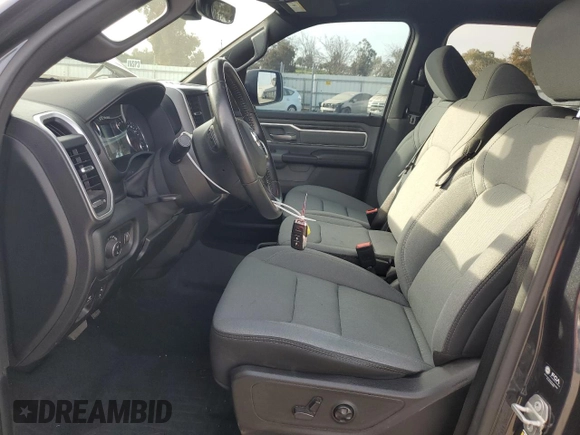 2021 Ram 1500 Big Horn z VIN 1C6RREFM3MN594359, wystawiony jako Copart lot #47924645 z przebiegiem 79 689 mil mil oraz Szkoda całkowita • Salvage title. Historia ofert i sprzedaży dostępna na DreamBid. Obrazek 7.