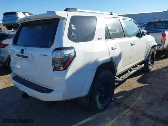 2020 Toyota 4Runner SR5 with VIN JTEBU5JR0L5762240, listed as a IAAI auction lot 41719421 with 59,381 mi miles. Bid and sale history available at carsss.com. Image 4.