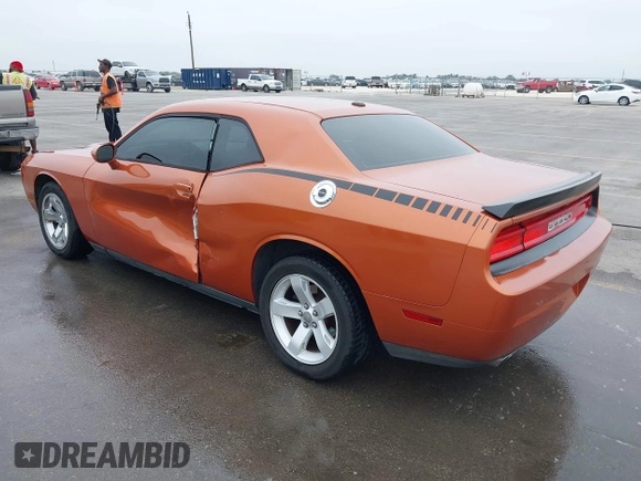 2011 Dodge Challenger z VIN 2B3CJ4DG9BH602419, wystawiony jako IAAI lot #40753257 z przebiegiem 124 282 mil mil oraz . Historia ofert i sprzedaży dostępna na DreamBid. Obrazek 3.