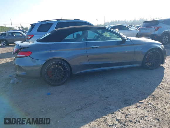 2017 Mercedes-Benz C 63 S AMG z VIN WDDWK8HB2HF517369, wystawiony jako IAAI lot #41167962 z przebiegiem 71 781 mil mil oraz . Historia ofert i sprzedaży dostępna na DreamBid. Obrazek 4.