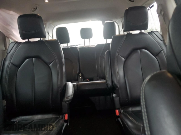 2022 Chrysler Pacifica Touring L with VIN 2C4RC1BGXNR190806, listed as a Copart auction lot 56557535 with 47,170 mi miles and Salvage Title. Bid and sale history available at DreamBid. Image 10.