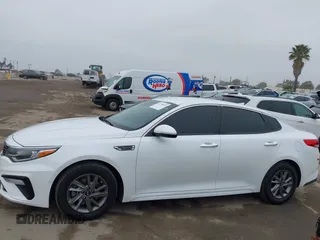 2020 Kia Optima LX z VIN 5XXGT4L3XLG422203, wystawiony jako IAAI lot #42290010 z przebiegiem 38 284 mil mil oraz . Historia ofert i sprzedaży dostępna na DreamBid. Obrazek 14.