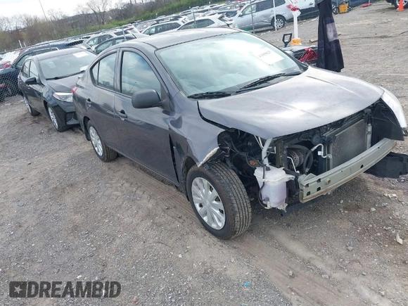 2015 Nissan Versa S Plus with VIN 3N1CN7AP5FL946211, listed as a IAAI auction lot 41858025 with 132,845 mi miles. Bid and sale history available at carsss.com. Image 1.