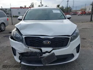 2019 Kia Sorento LX V6 with VIN 5XYPGDA54KG468077, listed as a IAAI auction lot 41556502 with 143,218 mi miles. Bid and sale history available at carsss.com. Image 6.