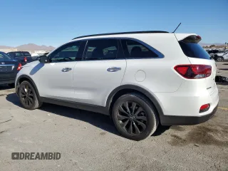 2020 Kia Sorento LX V6 with VIN 5XYPG4A55LG695652, listed as a Copart auction lot 88478465 with 88,107 mi miles and Salvage Title. Bid and sale history available at carsss.com. Image 2.