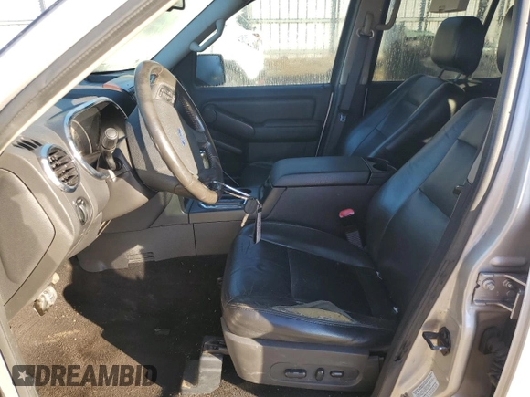 2006 Ford Explorer Limited с VIN 1FMEU65826UA43795, выставлен на аукционе Copart как лот 81611504 с пробегом 241 036 миль миль и Чистый • Clean title. История ставок и продаж доступна на DreamBid. Изображение 7.