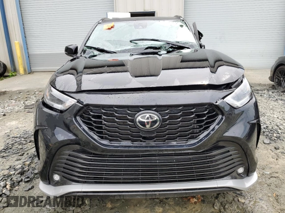 2024 Toyota Highlander LE z VIN 5TDKDRAH5RS536524, wystawiony jako Copart lot #58688105 z przebiegiem Nie podano mil oraz Czysty tytuł • Clean title. Historia ofert i sprzedaży dostępna na DreamBid. Obrazek 5.