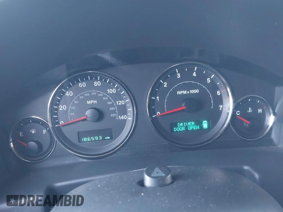 2006 Jeep Commander with VIN 1J8HG48K06C263374, listed as a IAAI auction lot 42164372 with 186,593 mi miles and . Bid and sale history available at DreamBid. Image 7.