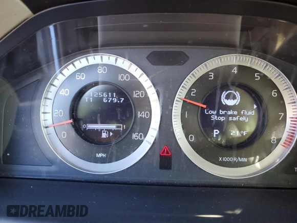 2011 Volvo XC70 3.2L with VIN YV4940BZ8B1101501, listed as a Copart auction lot 43035835 with 125,611 mi miles and Salvage Title. Bid and sale history available at DreamBid. Image 9.