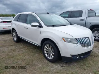 2013 Lincoln MKX with VIN 2LMDJ8JKXDBL30391, listed as a IAAI auction lot 40549621 with 1 mi miles. Bid and sale history available at carsss.com. Image 1.
