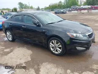 2011 Kia Optima EX z VIN KNAGN4A77B5058984, wystawiony jako IAAI lot #42220486 z przebiegiem 139 257 mil mil oraz . Historia ofert i sprzedaży dostępna na DreamBid. Obrazek 1.