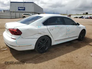 2017 Volkswagen Passat R-Line z VIN 1VWDT7A38HC052171, wystawiony jako Copart lot #55157965 z przebiegiem 82 371 mil mil oraz Szkoda całkowita • Salvage title. Historia ofert i sprzedaży dostępna na DreamBid. Obrazek 3.