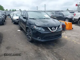 2017 Nissan Rogue S z VIN JN1BJ1CP9HW019565, wystawiony jako IAAI lot #42121059 z przebiegiem 106 056 mil mil oraz . Historia ofert i sprzedaży dostępna na DreamBid. Obrazek 1.