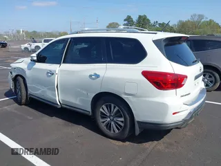 2017 Nissan Pathfinder SV z VIN 5N1DR2MN7HC695396, wystawiony jako IAAI lot #41899881 z przebiegiem 162 061 mil mil oraz . Historia ofert i sprzedaży dostępna na DreamBid. Obrazek 3.