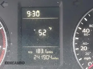 2012 Volkswagen Passat S z VIN 1VWAP7A38CC026671, wystawiony jako IAAI lot #42196429 z przebiegiem 241 904 mil mil oraz . Historia ofert i sprzedaży dostępna na DreamBid. Obrazek 15.