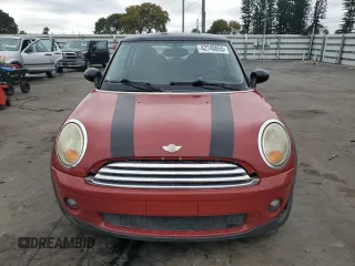 2008 MINI Hardtop with VIN WMWMF33548TT66639, listed as a Copart auction lot 42740655 with 135,084 mi miles and Clean Title. Bid and sale history available at DreamBid. Image 5.