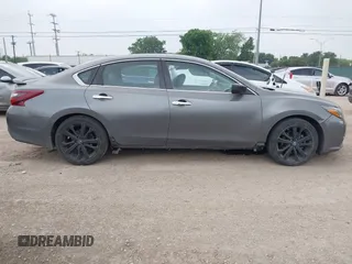 2017 Nissan Altima SL z VIN 1N4AL3AP7HC249081, wystawiony jako IAAI lot #42267925 z przebiegiem 95 529 mil mil oraz . Historia ofert i sprzedaży dostępna na DreamBid. Obrazek 13.