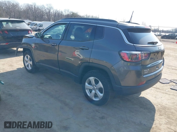 2019 Jeep Compass Latitude with VIN 3C4NJDBB2KT787029, listed as a IAAI auction lot 41704303 with 45,492 mi miles. Bid and sale history available at carsss.com. Image 3.