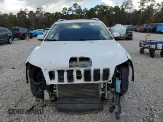 2019 Jeep Cherokee Latitude Plus with VIN 1C4PJLLN6KD149335, listed as a Copart auction lot 84520364 with 79,775 mi miles and Clean title. Bid and sale history available at DreamBid. Image 5.
