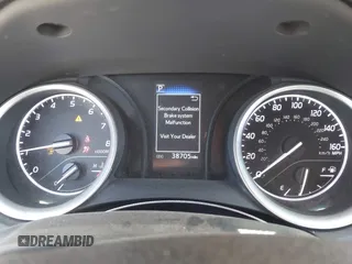 2023 Toyota Camry LE z VIN 4T1C11AK3PU182386, wystawiony jako IAAI lot #42118553 z przebiegiem 38 705 mil mil oraz . Historia ofert i sprzedaży dostępna na DreamBid. Obrazek 7.