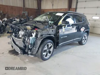 2020 Jeep Compass Limited with VIN 3C4NJDCB5LT235556, listed as a IAAI auction lot 40878726 with 30,590 mi miles and . Bid and sale history available at carsss.com. Image 2.