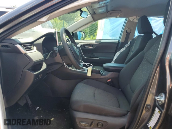 2024 Toyota RAV4 XLE with VIN 2T3P1RFV0RC431189, listed as a Copart auction lot 64742685 with 26,934 mi miles and Clean title. Bid and sale history available at DreamBid. Image 7.