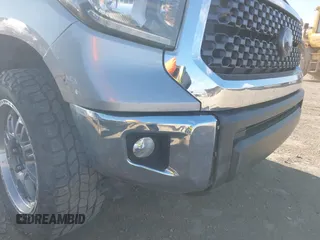 2018 Toyota Tundra 2WD SR with VIN 5TFRM5F16JX133735, listed as a IAAI auction lot 41818455 with 148,456 mi miles. Bid and sale history available at carsss.com. Image 18.