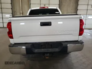 2018 Toyota Tundra SR5 z VIN 5TFHW5F15JX767768, wystawiony jako Copart lot #73587614 z przebiegiem 61 001 mil mil oraz Szkoda całkowita • Salvage title. Historia ofert i sprzedaży dostępna na DreamBid. Obrazek 6.