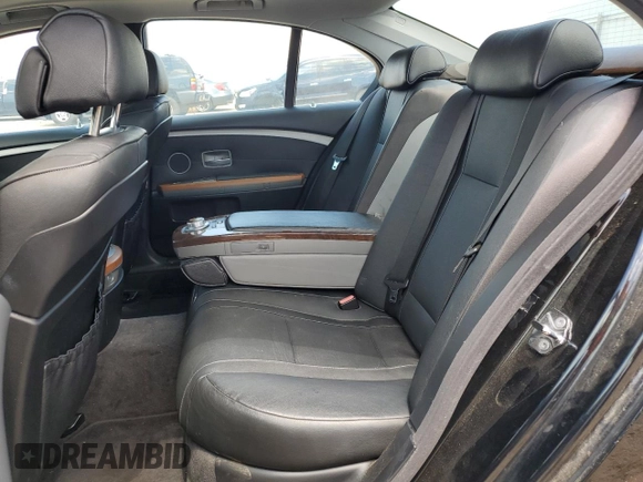2007 BMW 7 Series 750i z VIN WBAHL83567DT08922, wystawiony jako Copart lot #56196245 z przebiegiem 124 095 mil mil oraz Czysty tytuł • Clean title. Historia ofert i sprzedaży dostępna na DreamBid. Obrazek 10.