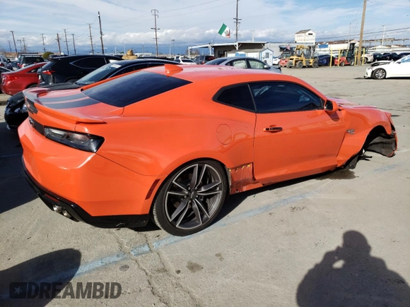 2018 Chevrolet Camaro 2LT with VIN 1G1FD1RSXJ0161054, listed as a Copart auction lot 43664293 with 24,817 mi miles. Bid and sale history available at carsss.com. Image 3.