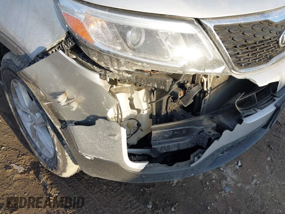 2015 Kia Sorento LX with VIN 5XYKT4A7XFG620814, listed as a IAAI auction lot 41454361 with 155,422 mi miles. Bid and sale history available at carsss.com. Image 6.