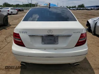 2012 Mercedes-Benz C 300 Sport z VIN WDDGF8BBXCA669679, wystawiony jako Copart lot #60493685 z przebiegiem 143 795 mil mil oraz Czysty tytuł • Clean title. Historia ofert i sprzedaży dostępna na DreamBid. Obrazek 6.