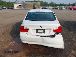 2008 BMW 3 Series 328xi с VIN WBAVC93578K042901, выставлен на аукционе IAAI как лот 42414519 с пробегом 157 959 миль миль и . История ставок и продаж доступна на DreamBid. Изображение 17.